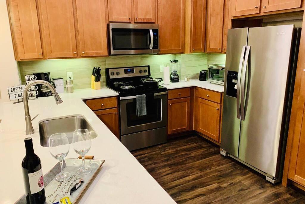 New Apart Downtown - 5Min Stadium/Parks/Museum Apartment Houston Exterior photo
